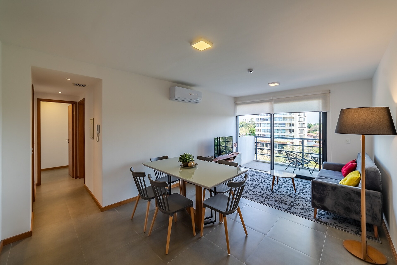 A 2 cuadras de Paseo la Galería! 2 Meridian Executive Rentals