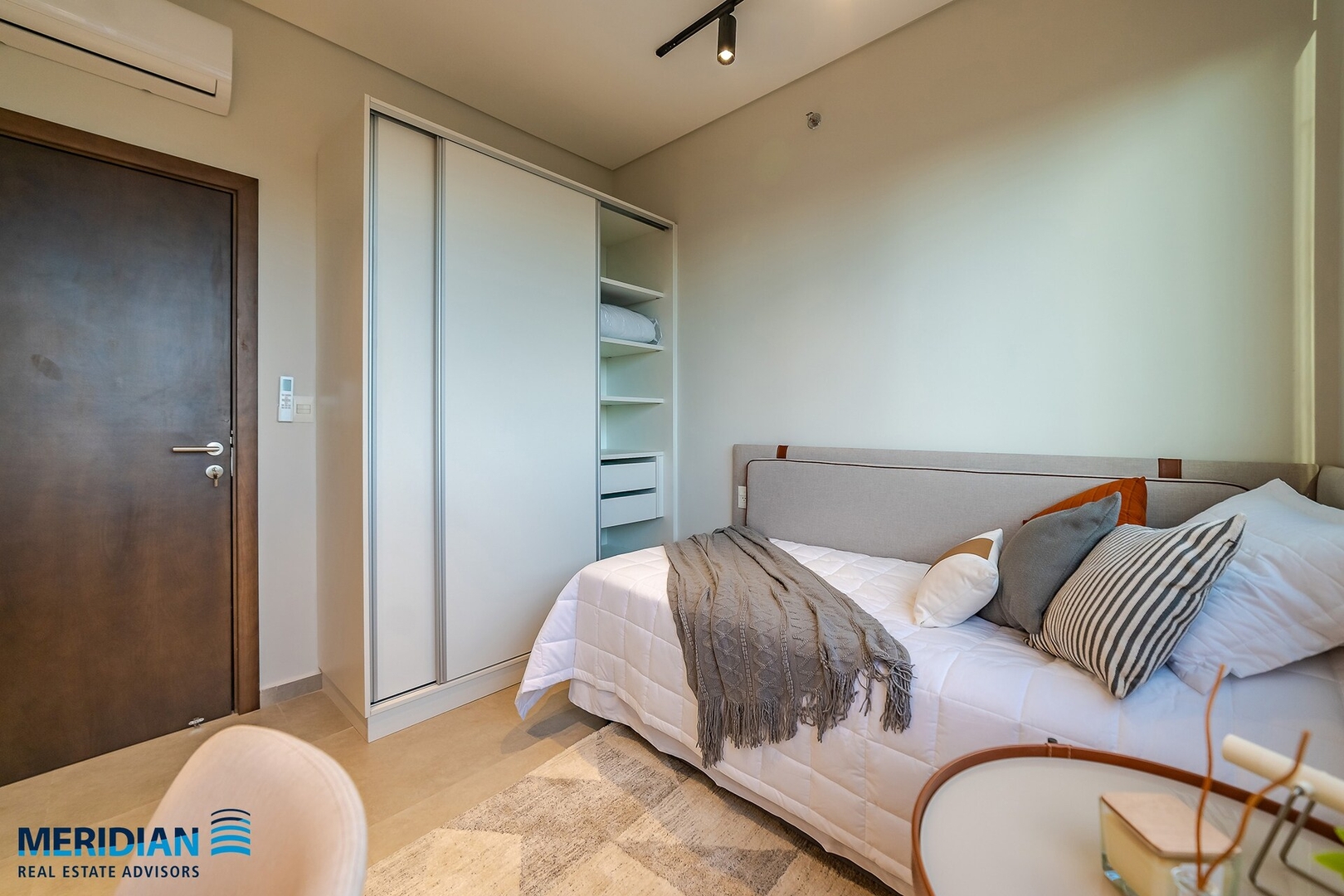 ¡A pasos del Shopping del Sol c/deco Profesional! 17 Meridian Executive Rentals