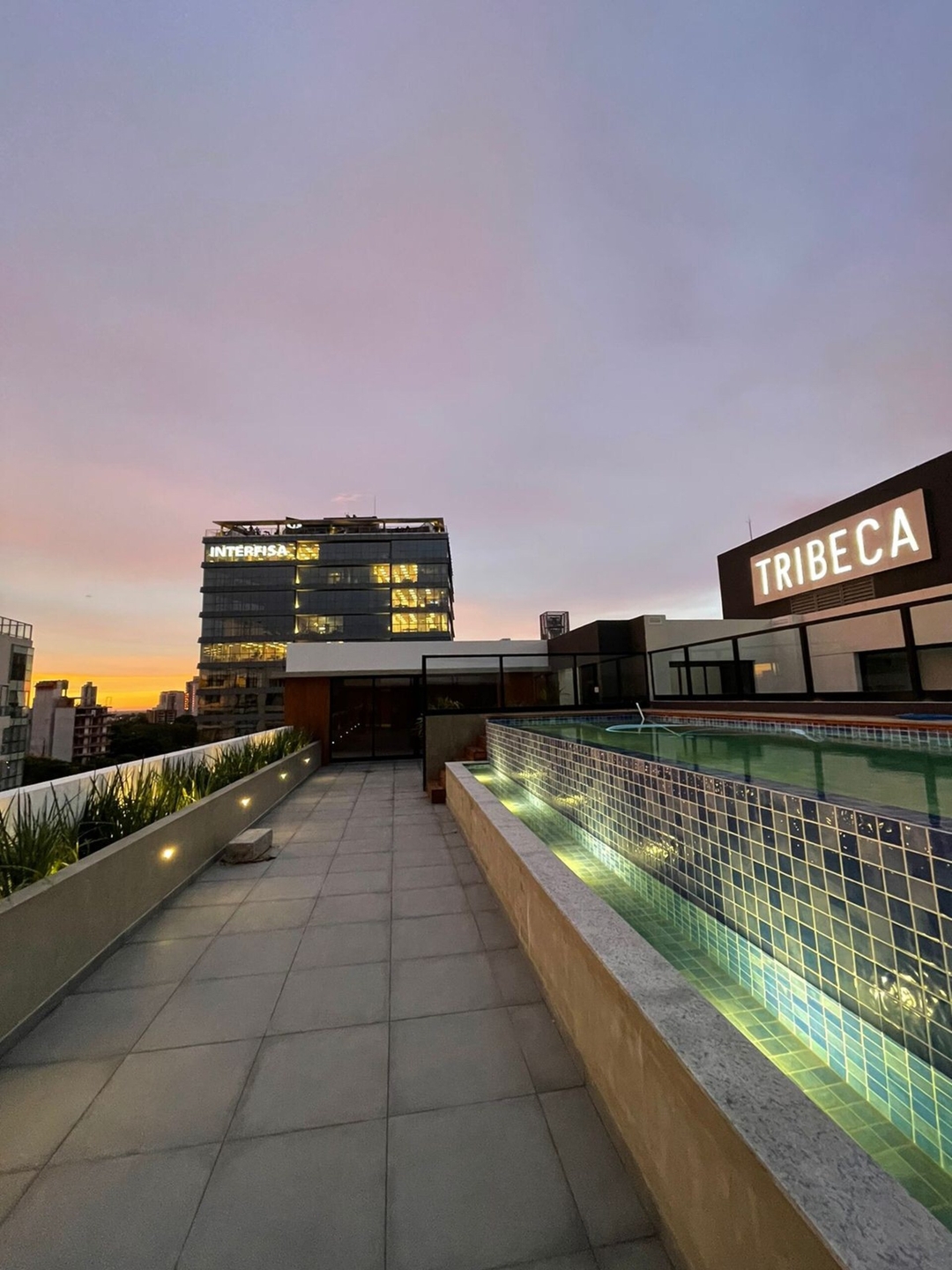 ¡A estrenar y a 30m del Shopping del Sol! 25 Meridian Executive Rentals