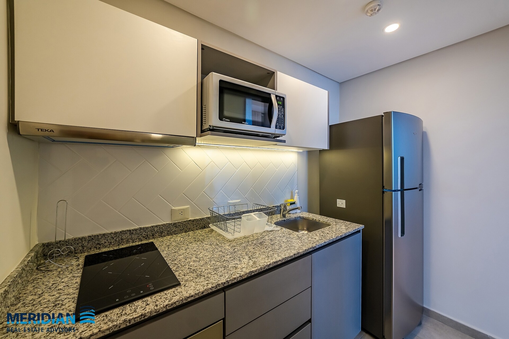 ¡A pasos del Shopping del Sol c/deco profesional! 8 Meridian Executive Rentals