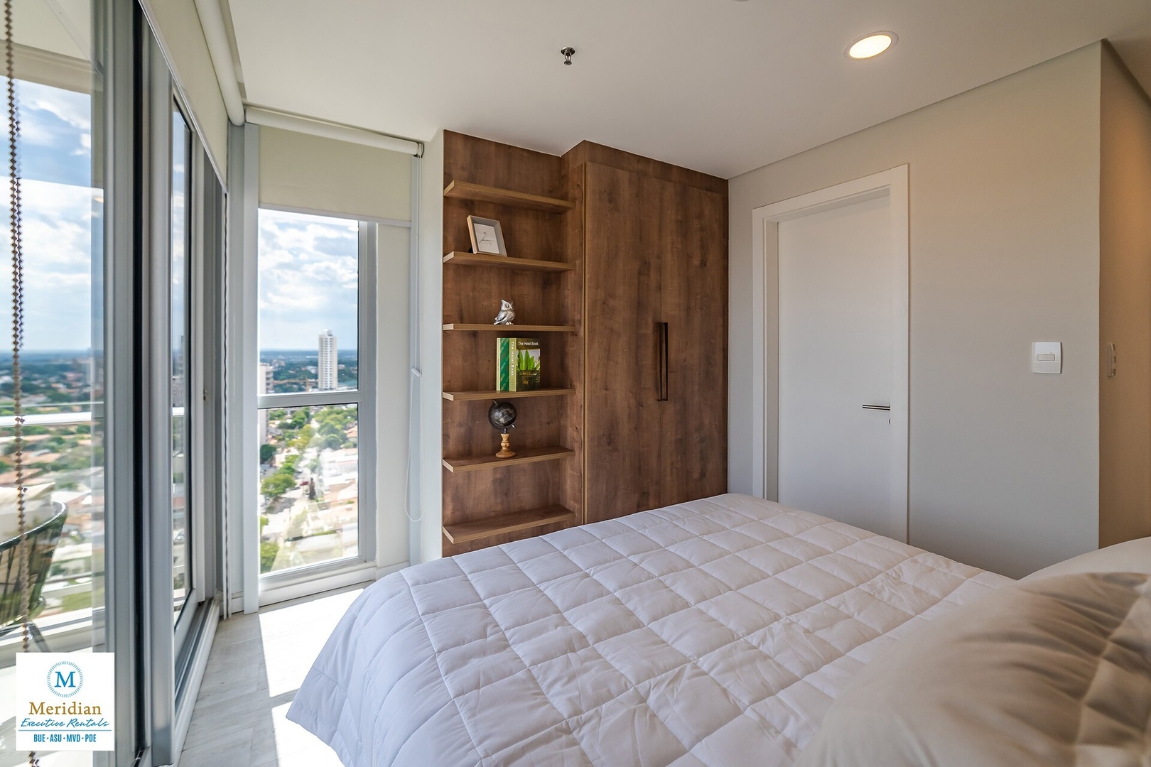 ¡Increíbles vistas panorámicas! Zona Shoppings. 5* 13 Meridian Executive Rentals