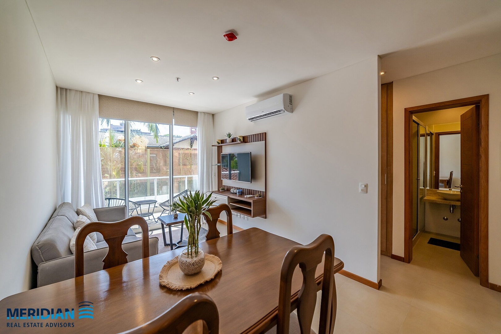 ¡A 50 metros del Shopping del Sol! 11 Meridian Executive Rentals