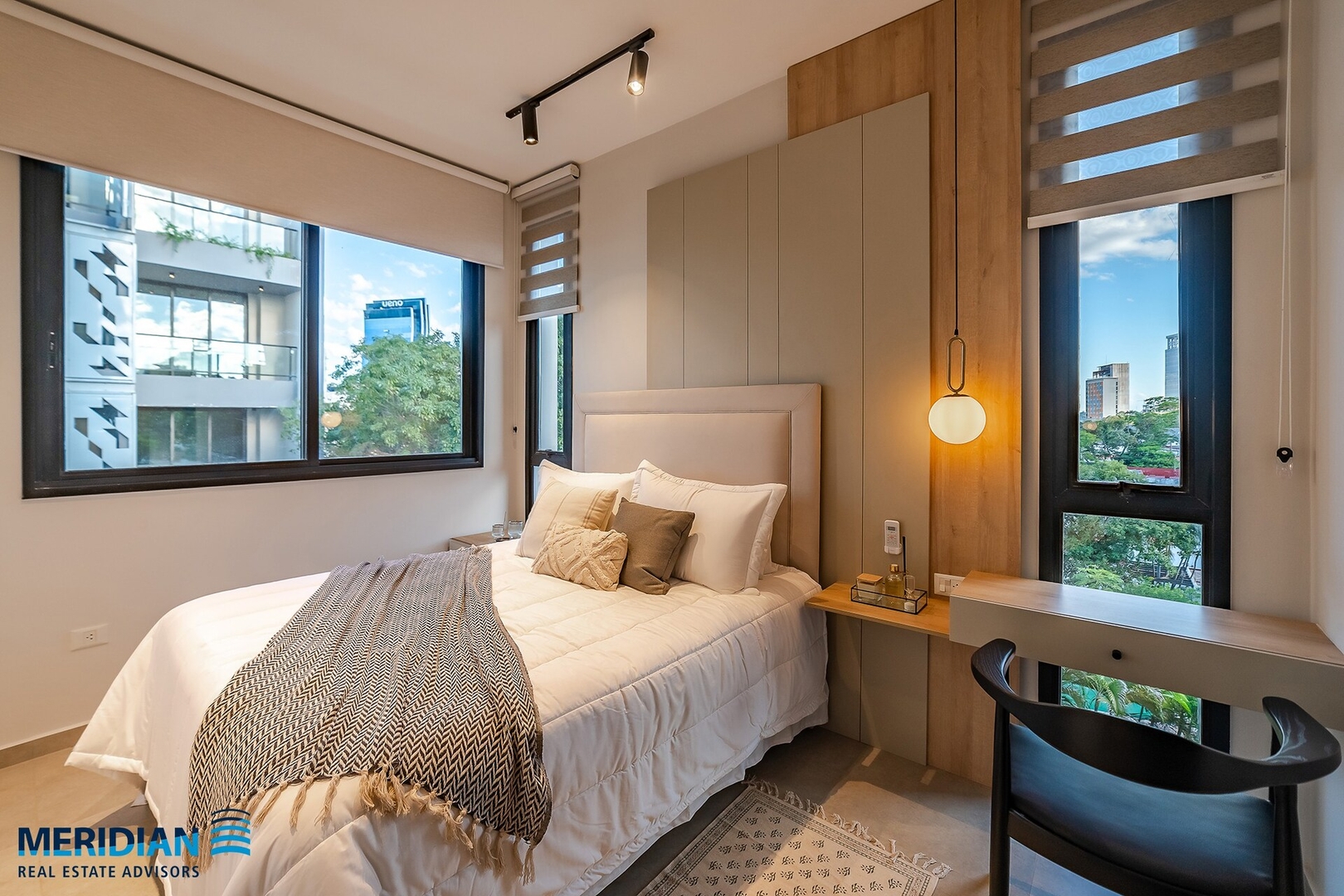 ¡A pasos del Shopping del Sol c/deco profesional! 17 Meridian Executive Rentals