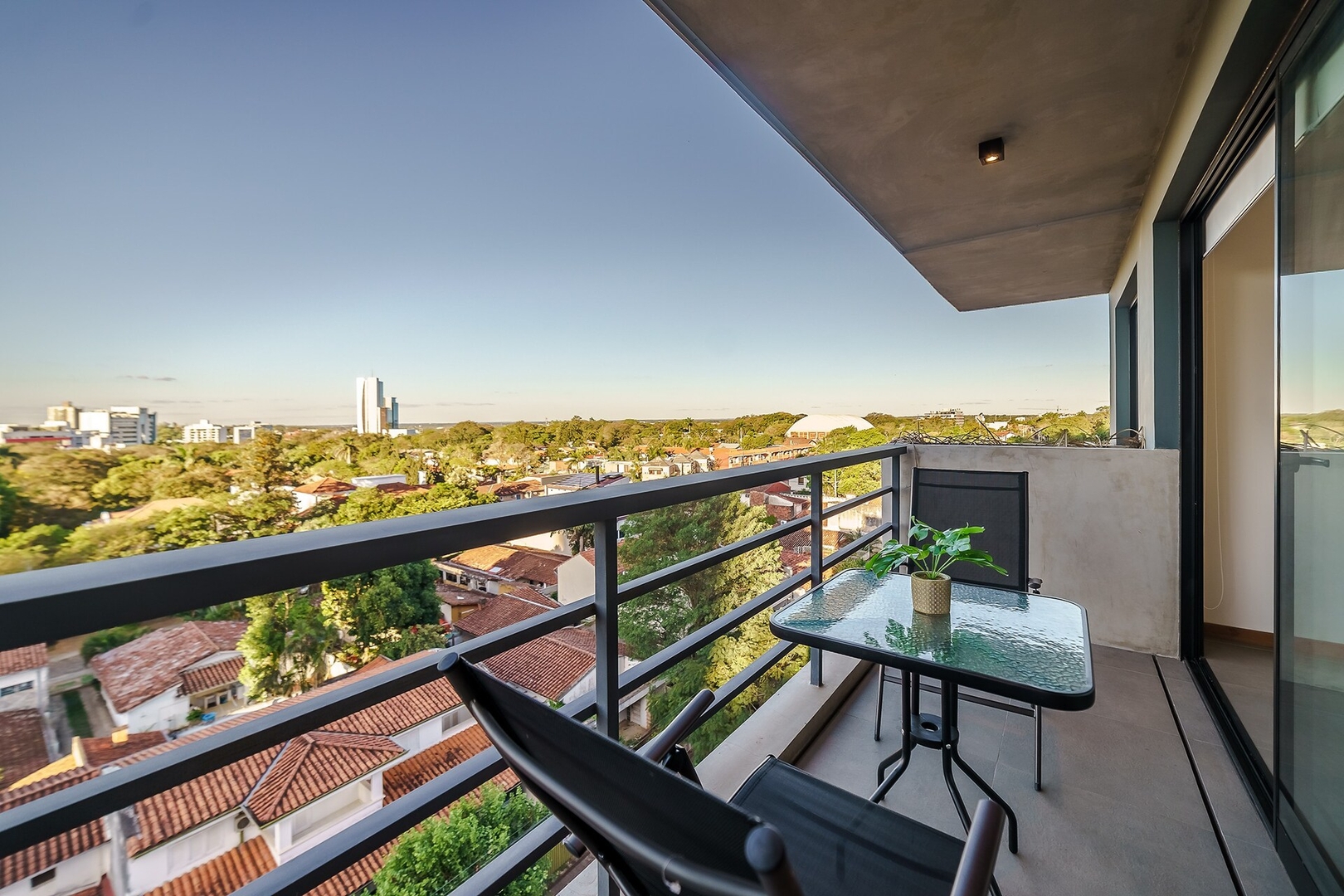  13 Meridian Executive Rentals