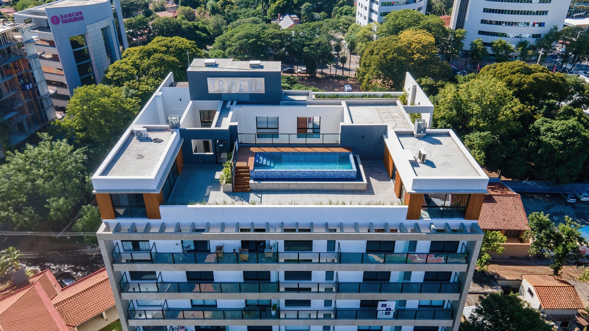 ¡A Pasos del Shopping del Sol! ¡Increíbles vistas! 20 Meridian Executive Rentals