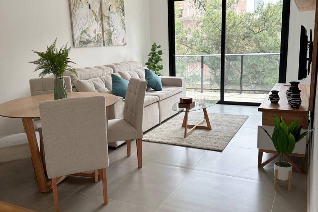 Alban. A pasos del shopping del Sol! 3 Meridian Executive Rentals