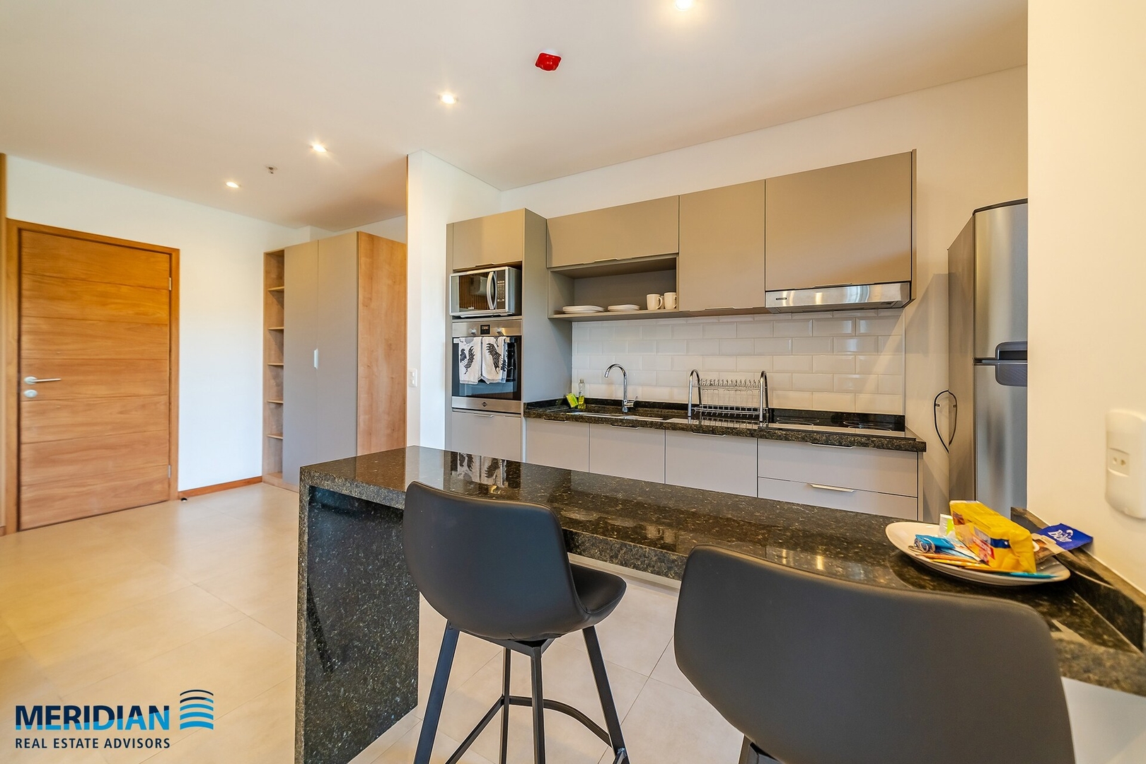 Depto premium a pasos del Shopping del Sol! 90m2! 10 Meridian Executive Rentals