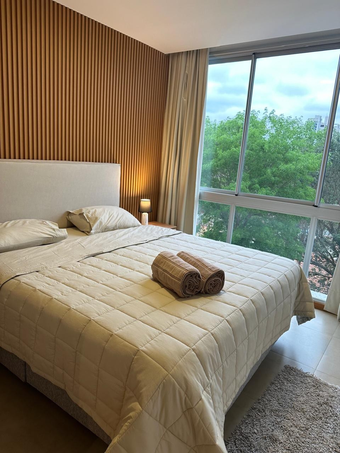 Depto premium a pasos del Shopping del Sol! 90m2! 15 Meridian Executive Rentals