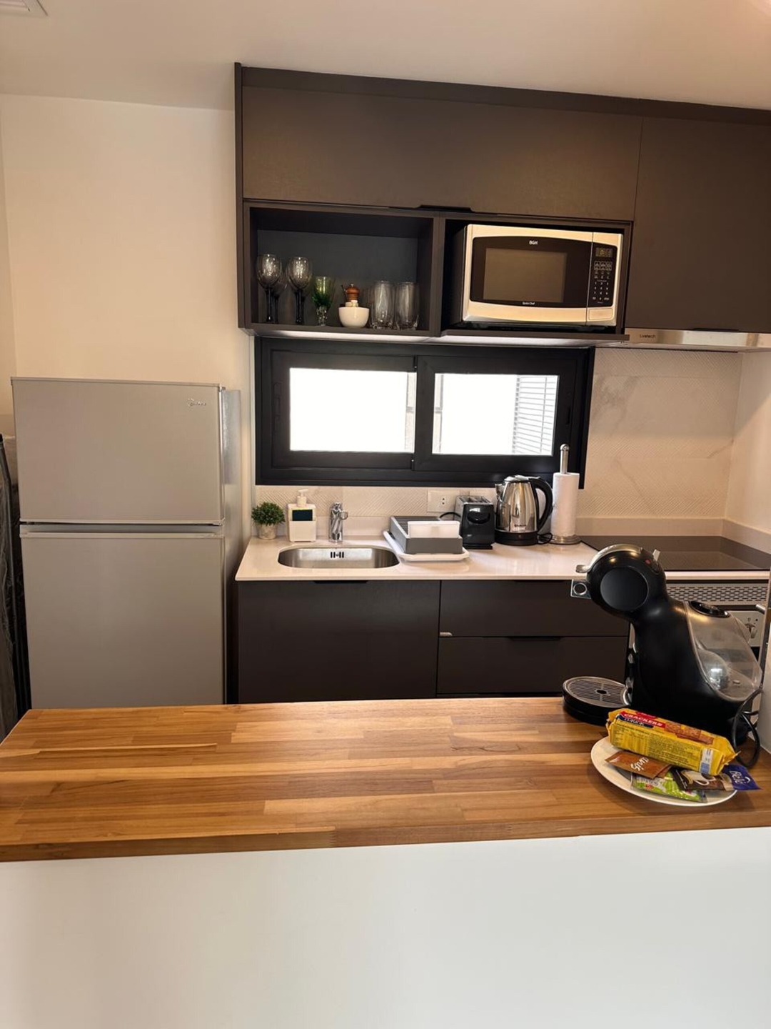 Alban. A pasos del shopping del Sol! 5 Meridian Executive Rentals