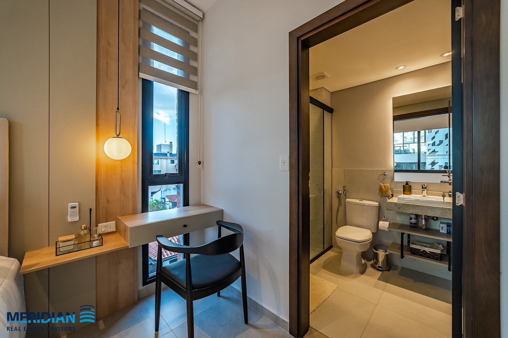 ¡A pasos del Shopping del Sol c/deco profesional! 4 Meridian Executive Rentals