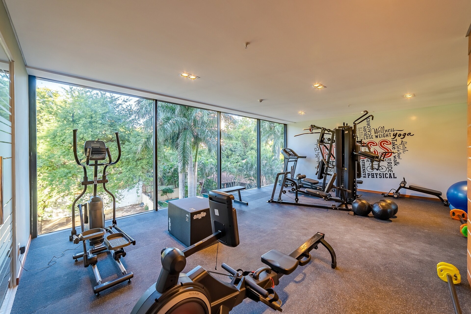 ¡A 30m del Shopping del Sol! 24 Meridian Executive Rentals