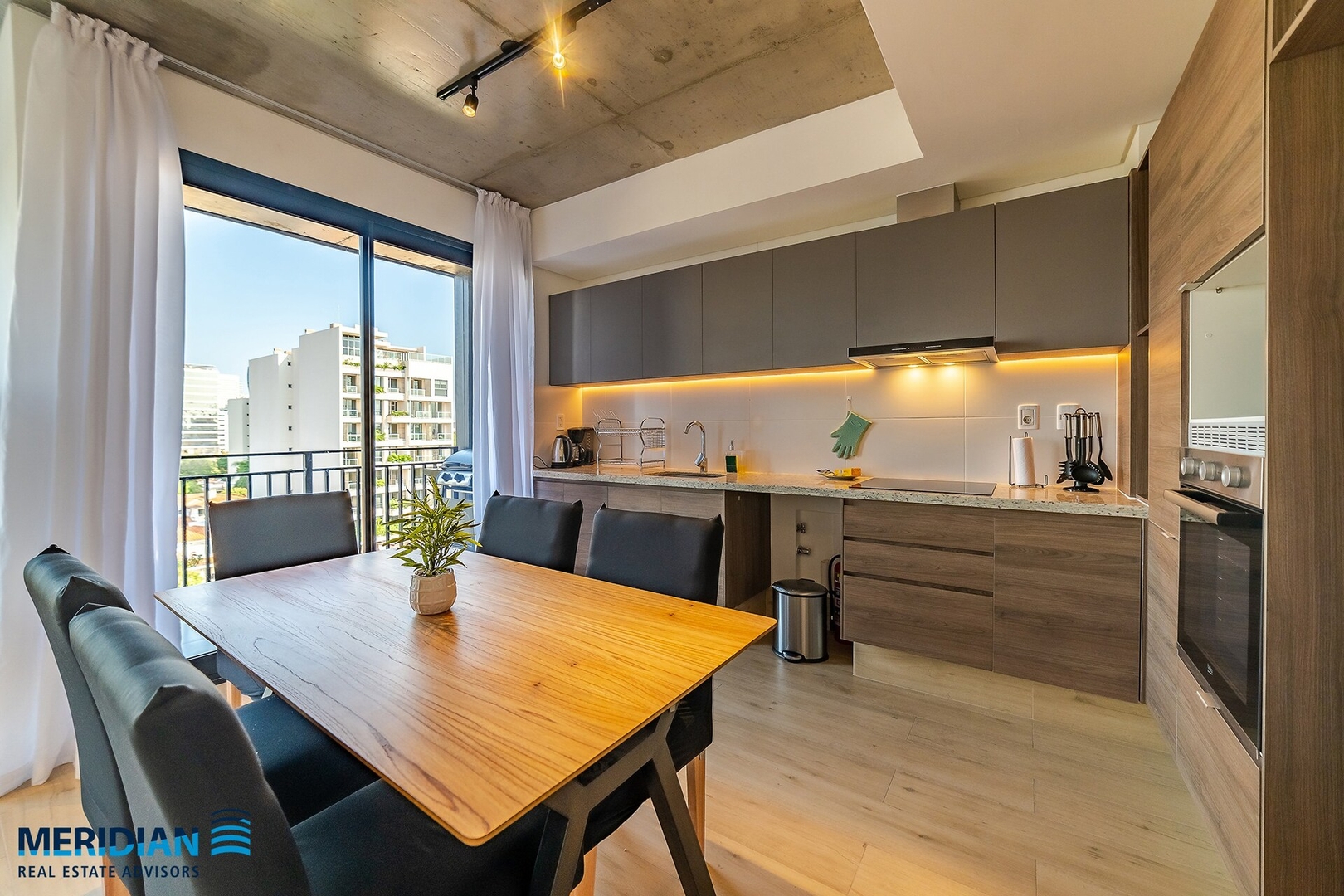 Dpto a estrenar a pasos del Shopping del Sol! 8 Meridian Executive Rentals