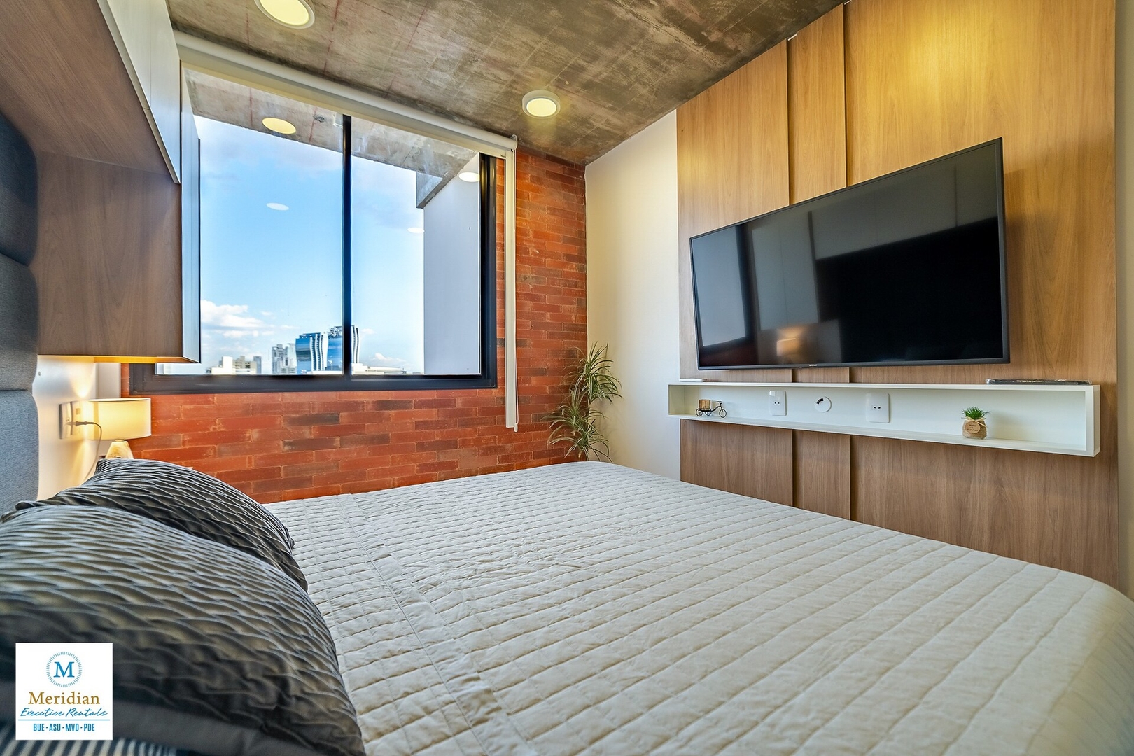 ¡Zona Shopping del Sol! ¡Nuevo! ¡High Speed WiFi! 11 Meridian Executive Rentals