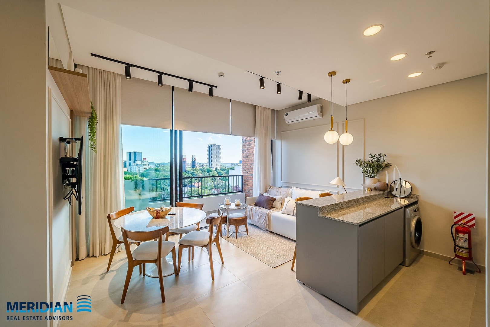 ¡A pasos del Shopping del Sol c/deco Profesional! 2 Meridian Executive Rentals