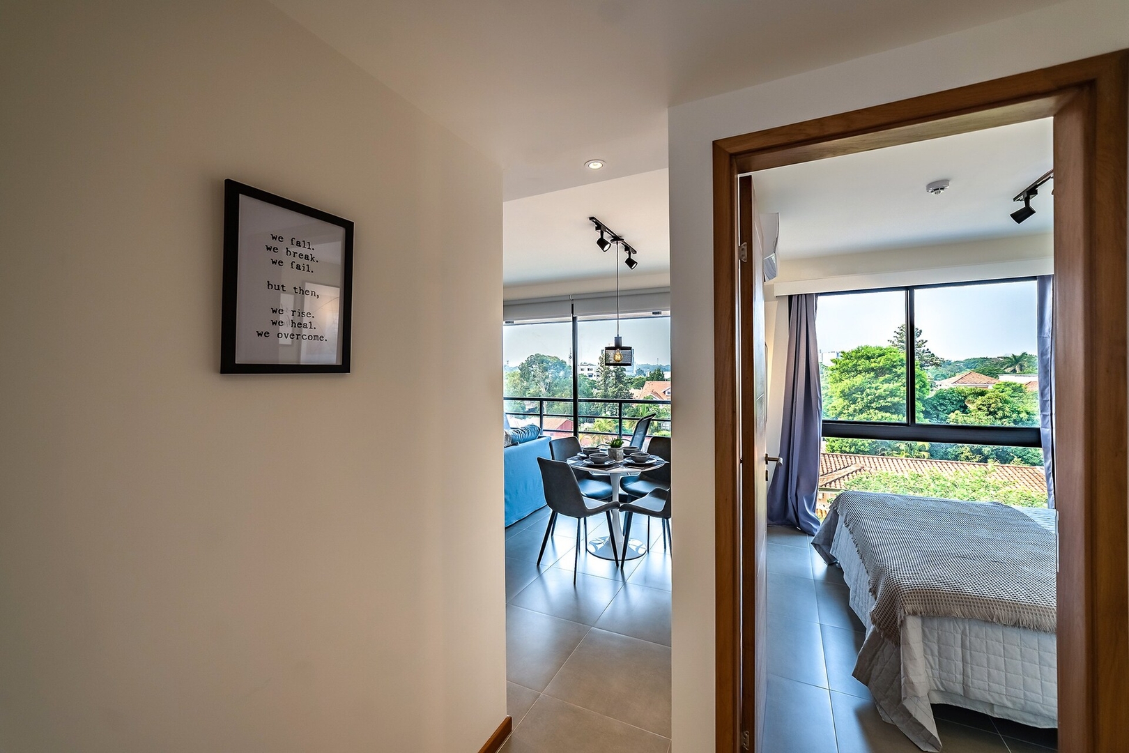 ¡A pasos de Paseo La Galería y a estrenar! 8 Meridian Executive Rentals