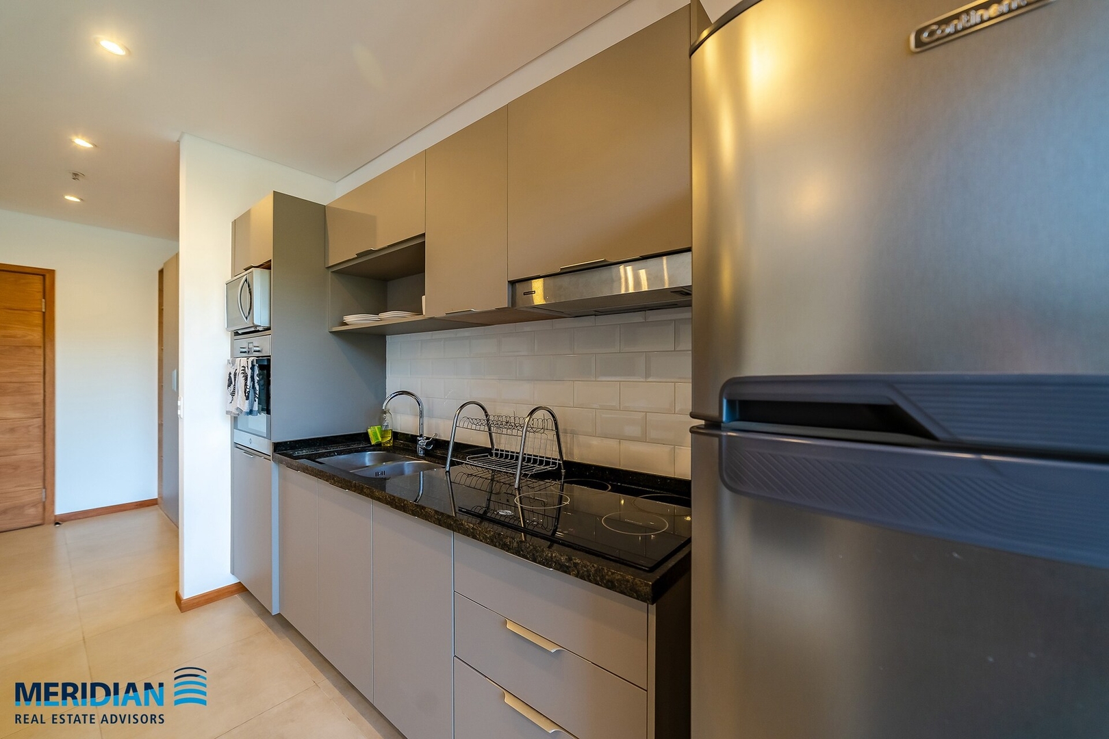 Depto premium a pasos del Shopping del Sol! 90m2! 8 Meridian Executive Rentals