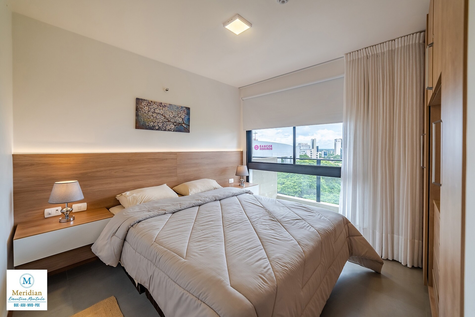 ¡A Pasos del Shopping del Sol! ¡Increíbles vistas! 1 Meridian Executive Rentals