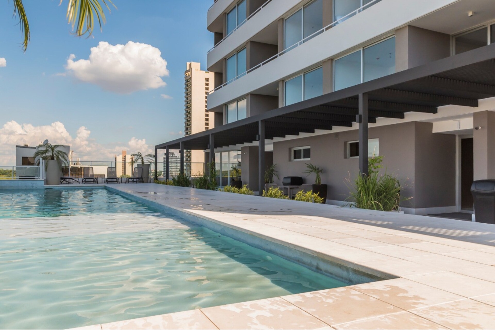 1 Bedroom Luxury Apartment close to everything! 23 Meridian Executive Rentals