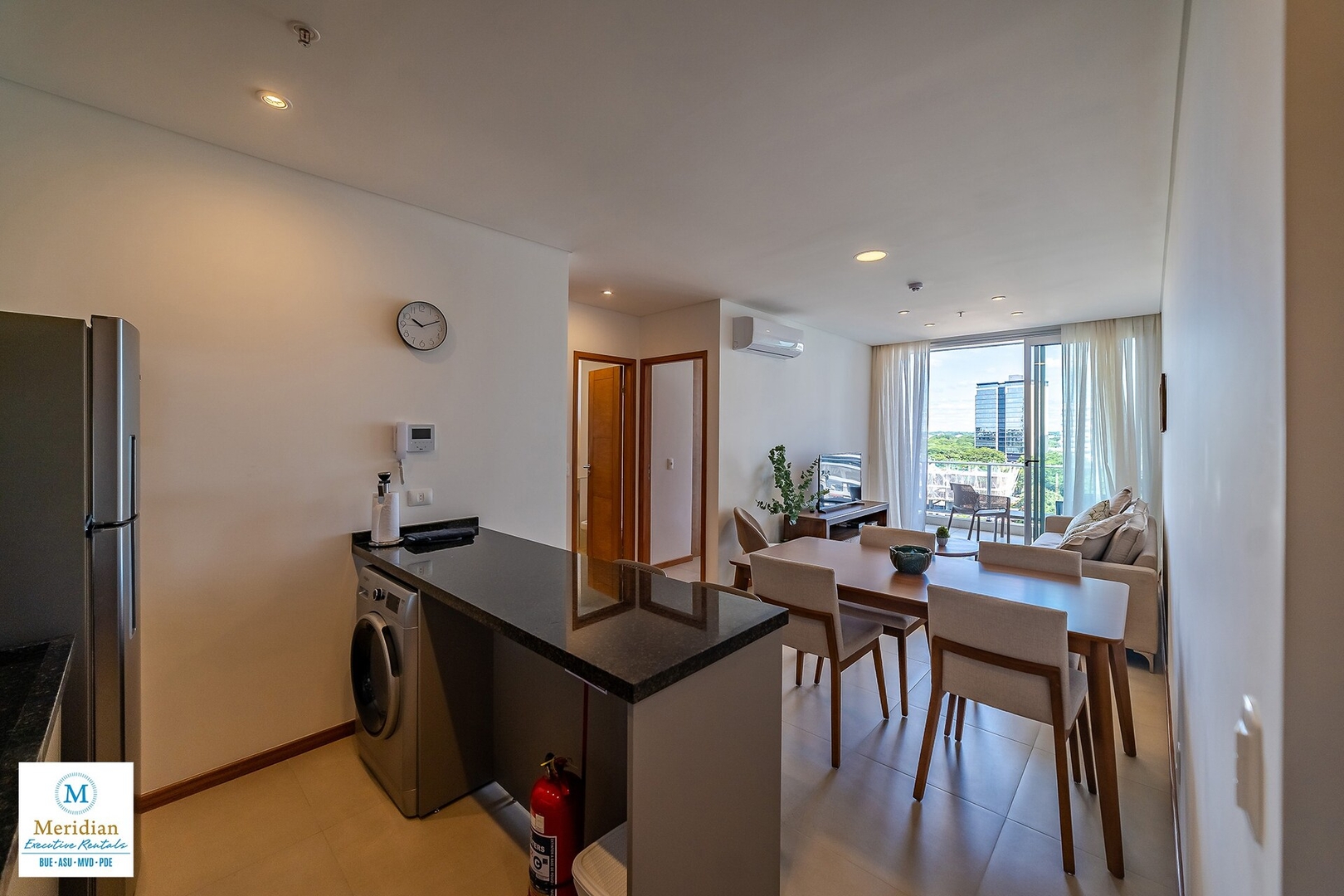 ¡A 50m del Shopping del Sol! 11 Meridian Executive Rentals