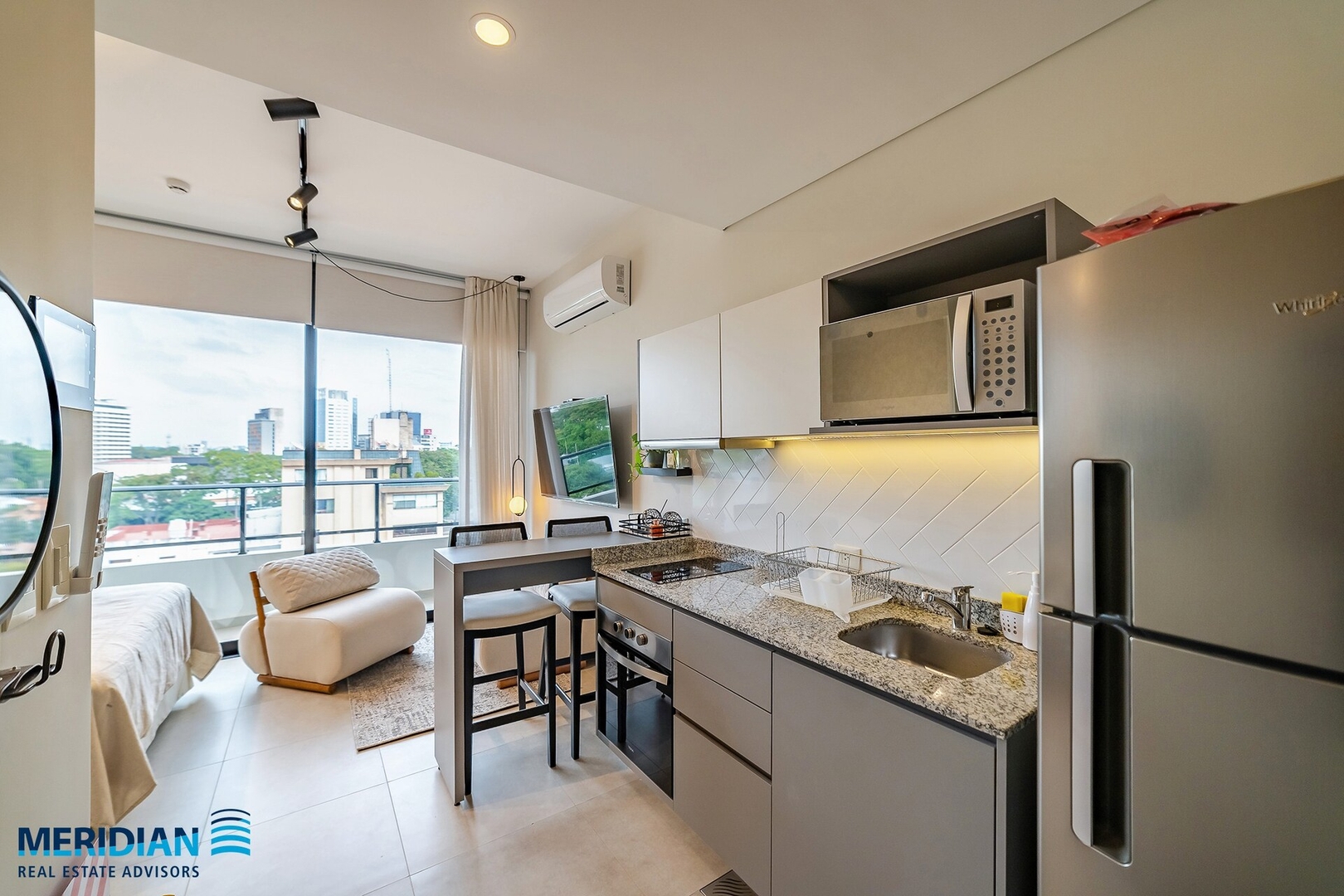 ¡A pasos del Shopping del Sol c/ deco profesional! 6 Meridian Executive Rentals