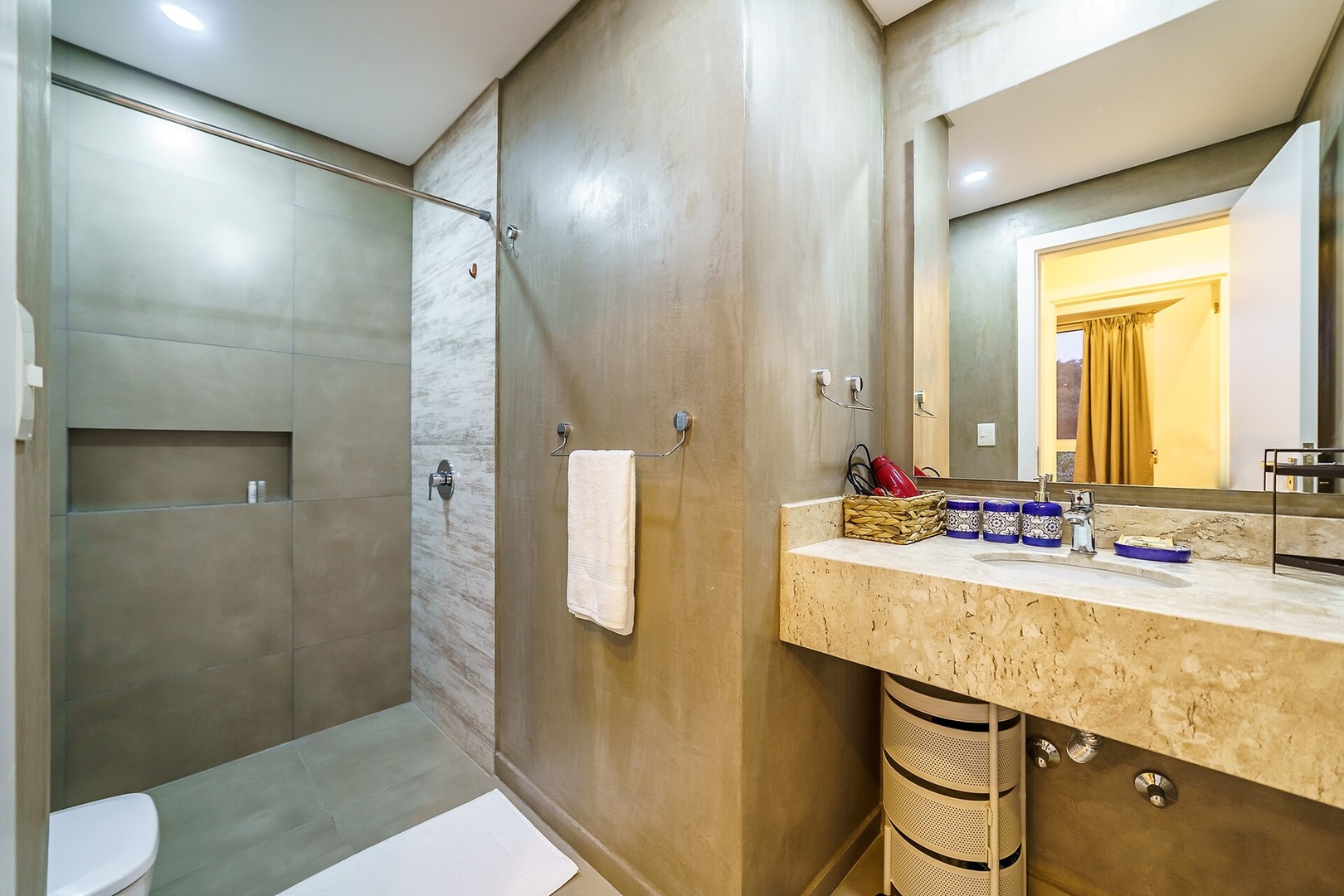  10 Meridian Executive Rentals