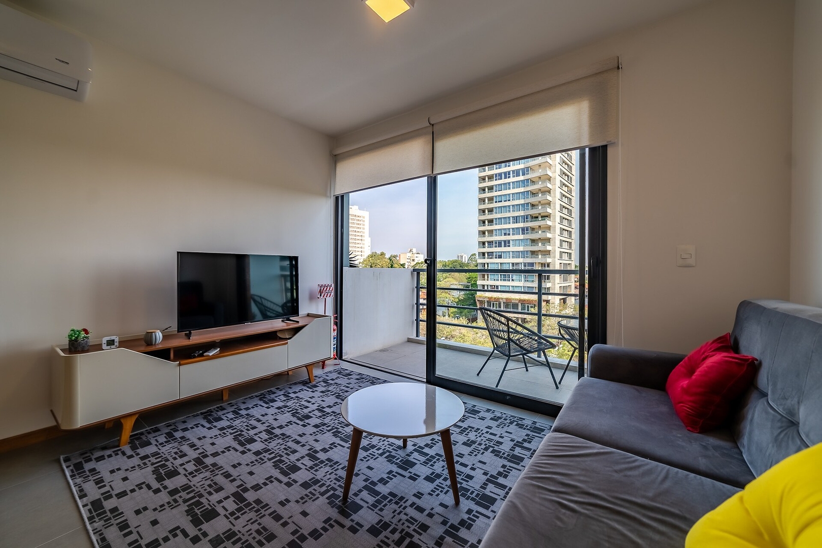 A 2 cuadras de Paseo la Galería! Meridian Executive Rentals