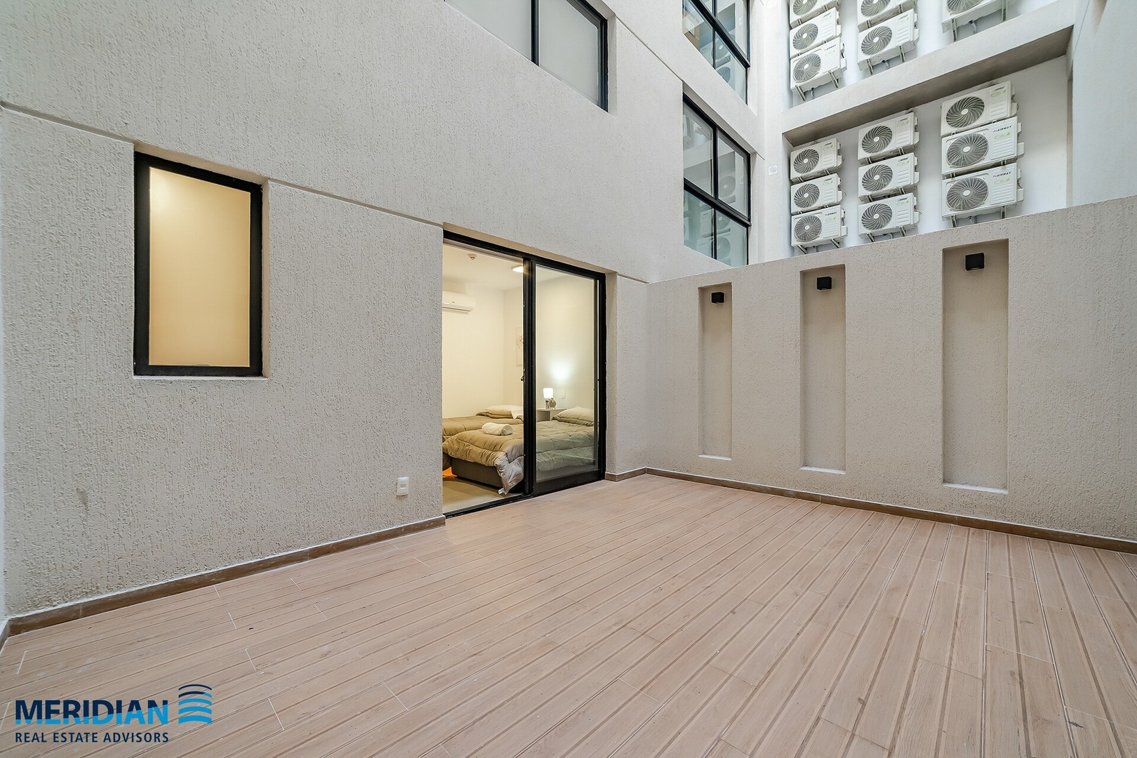 ¡A estrenar y a 30m del Shopping del Sol! 19 Meridian Executive Rentals