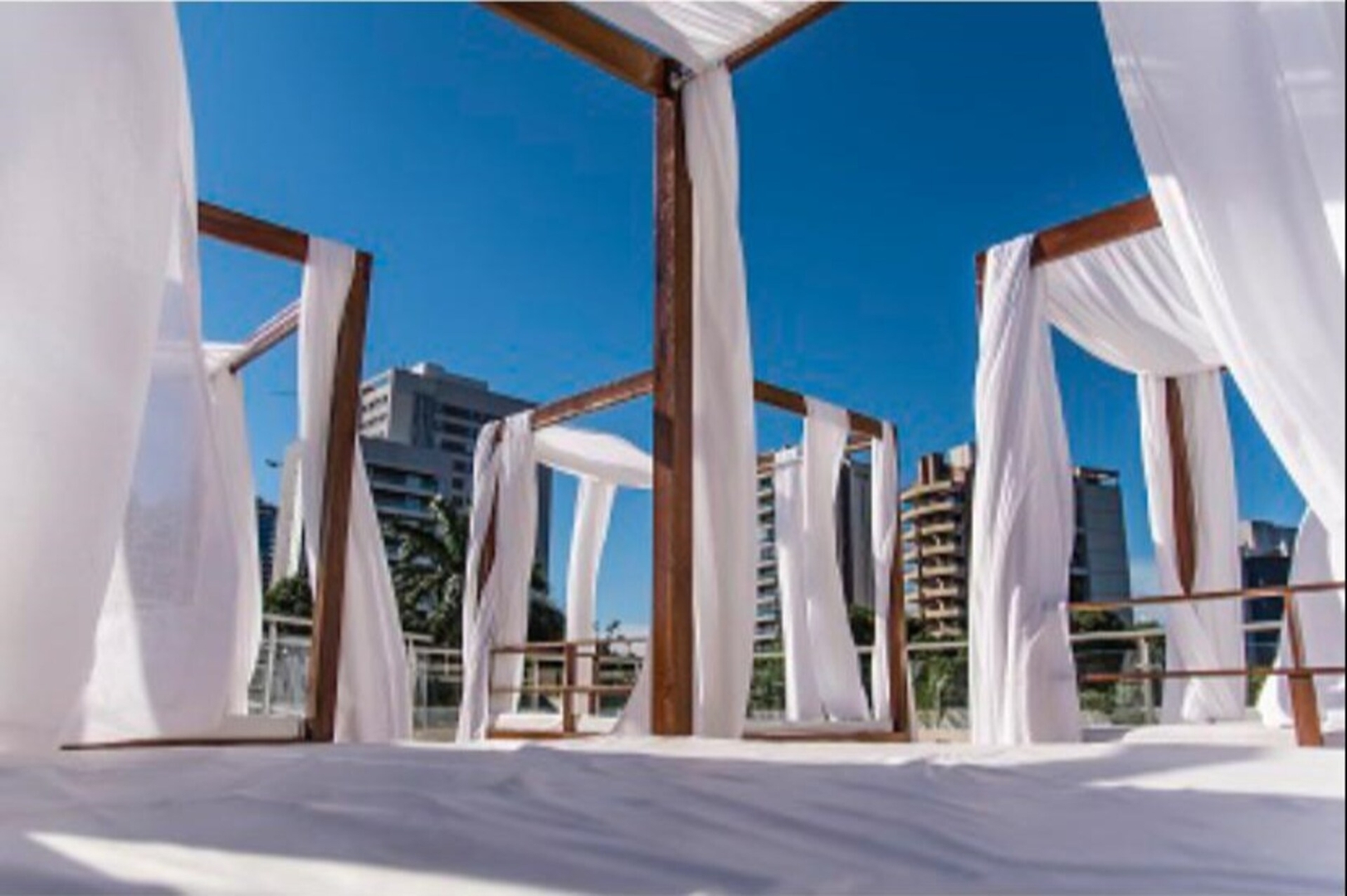 Servicios 5 estrellas y a pasos de todo! 17 Meridian Executive Rentals