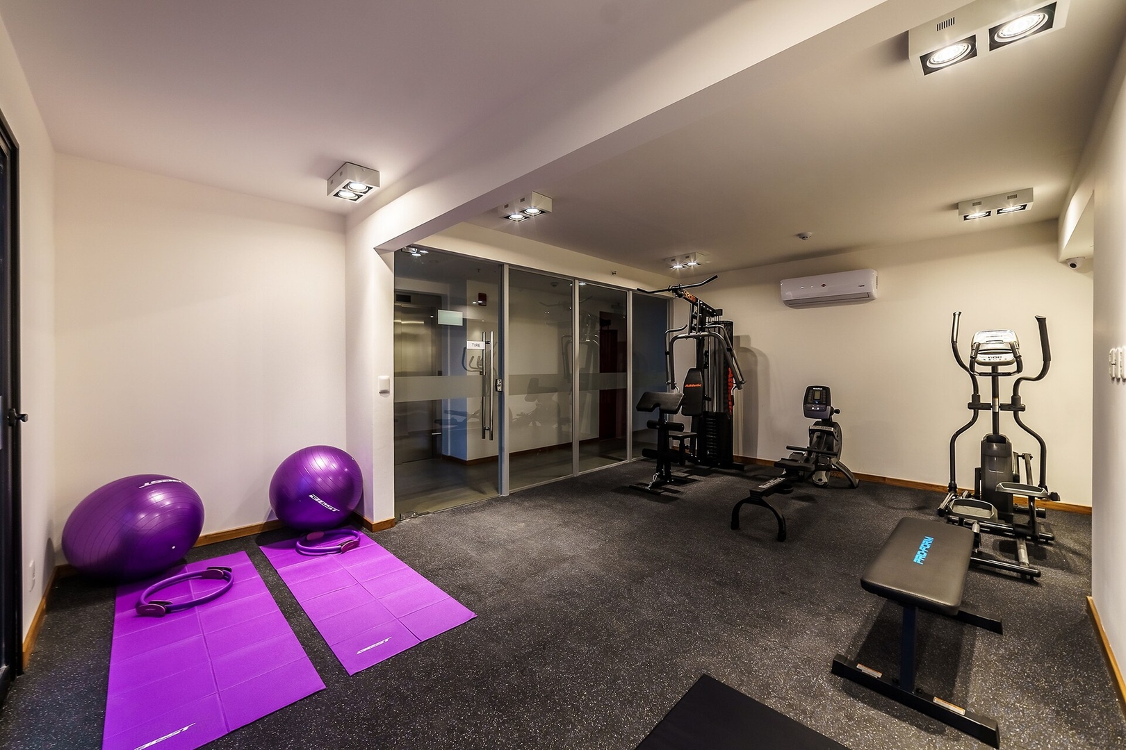 ¡A pasos de Paseo La Galería y a estrenar! 17 Meridian Executive Rentals