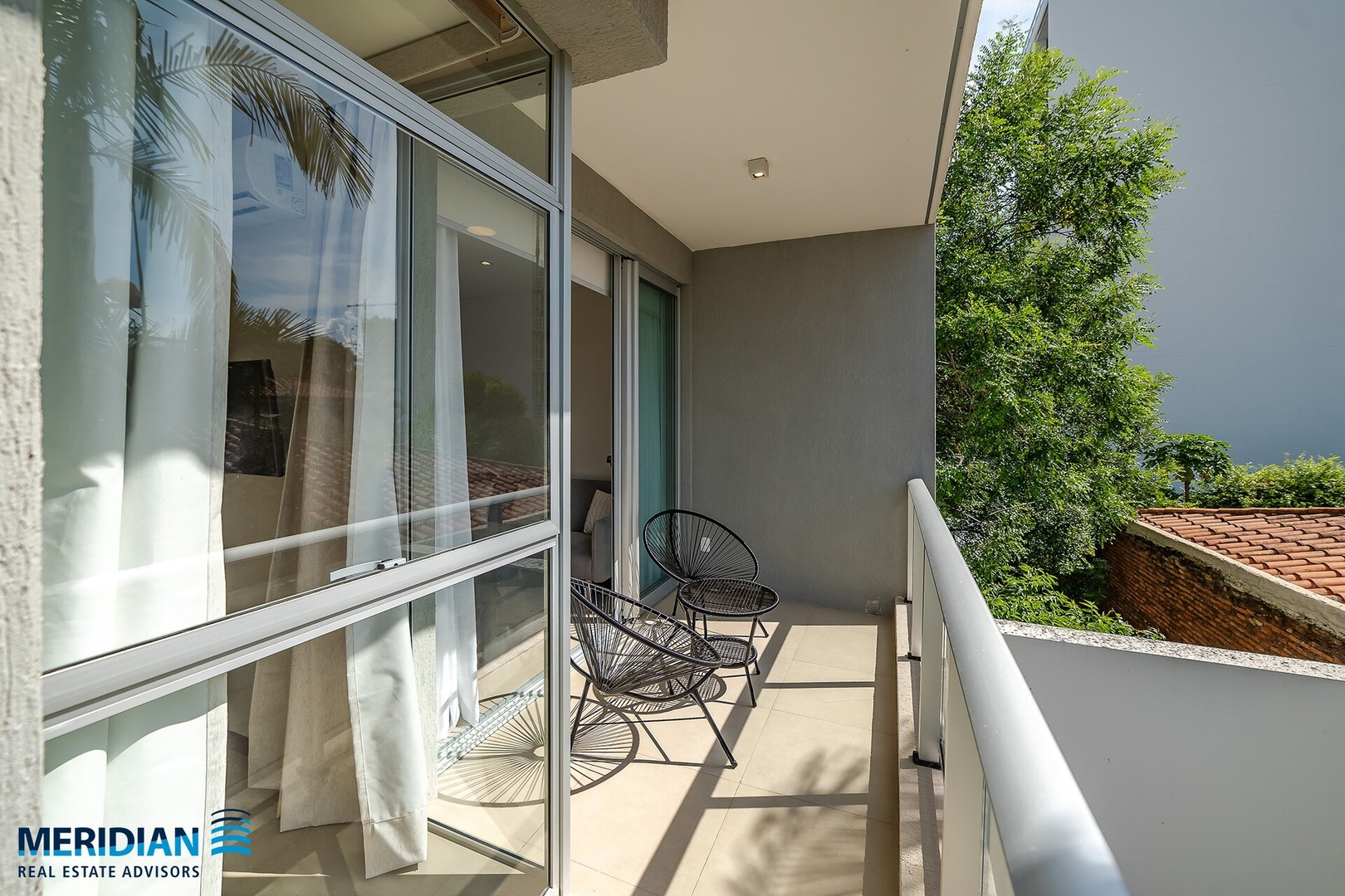 ¡A 50 metros del Shopping del Sol! 15 Meridian Executive Rentals