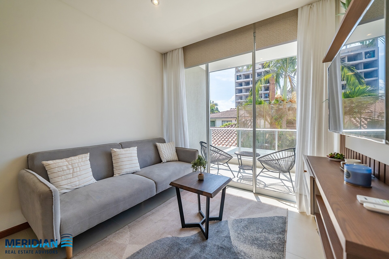 ¡A 50 metros del Shopping del Sol! 2 Meridian Executive Rentals