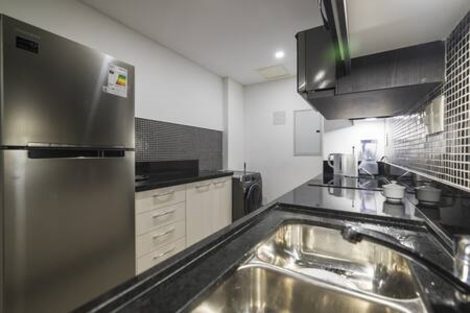 Servicios 5 estrellas y a pasos de todo! 16 Meridian Executive Rentals