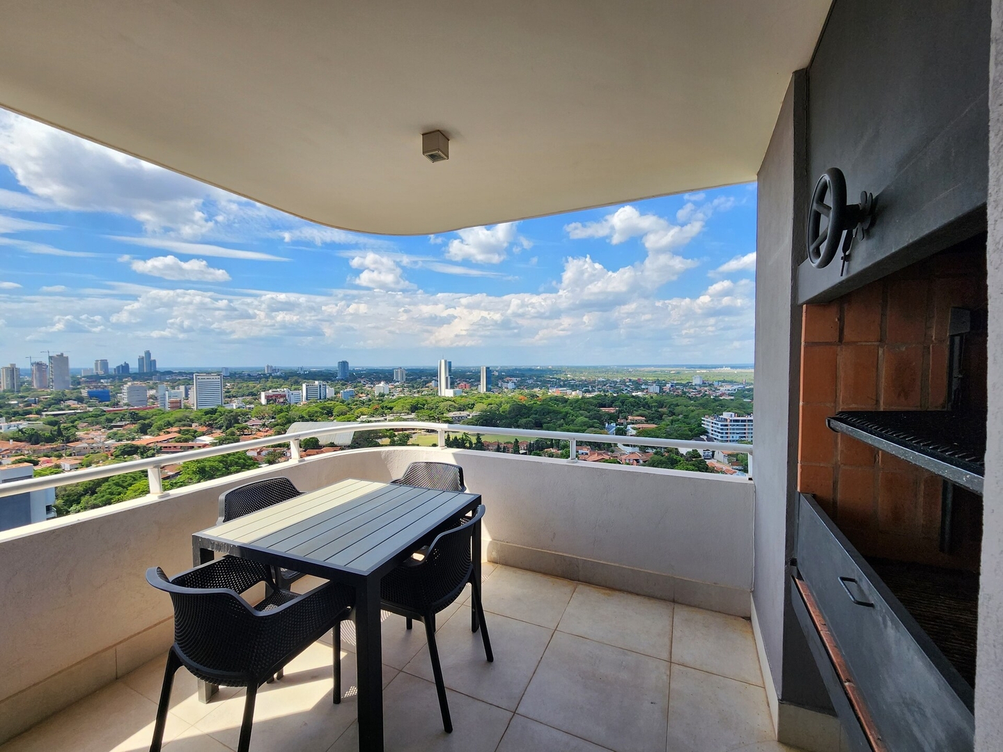 ¡Zona Shoppings! ¡Piso 23! Servicios 5*  Max WiFi 10 Meridian Executive Rentals