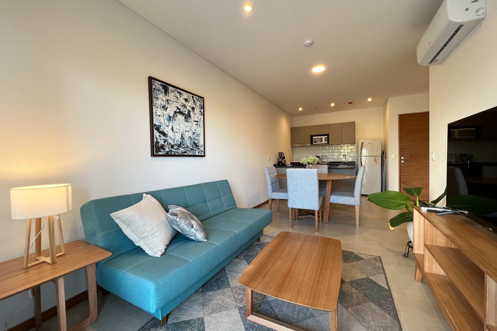 Great Studio 4 Meridian Executive Rentals