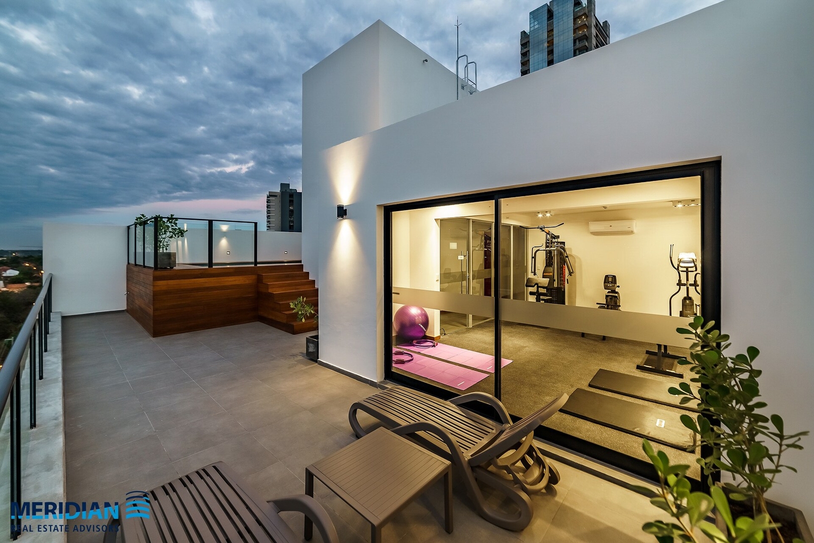 A 2 cuadras de Paseo la Galería! 23 Meridian Executive Rentals