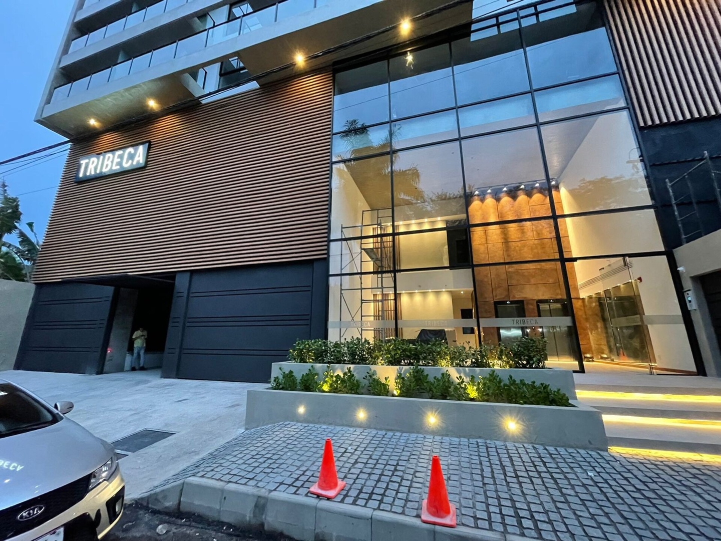 ¡A estrenar y a 30m del Shopping del Sol! 19 Meridian Executive Rentals