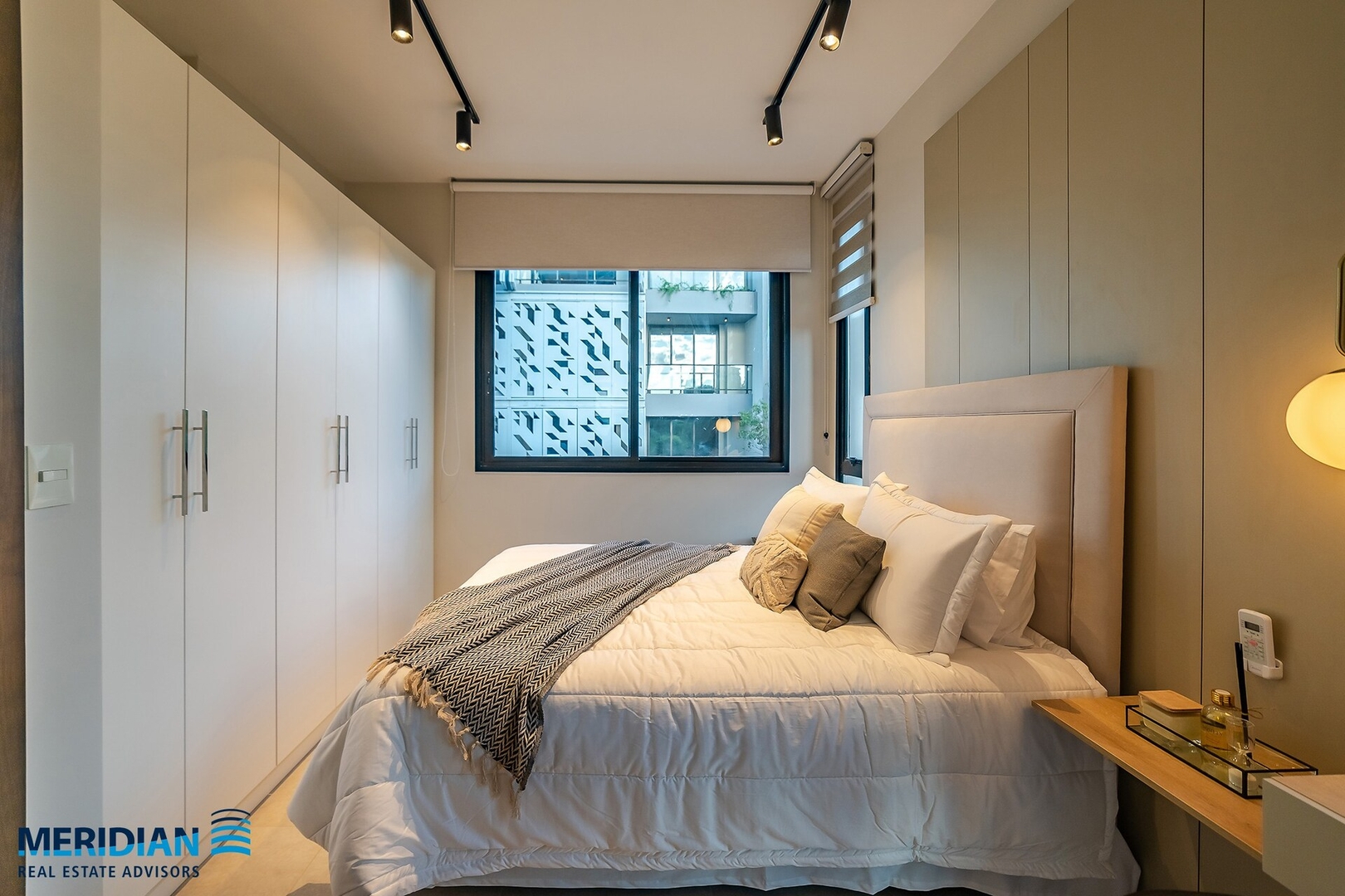 ¡A pasos del Shopping del Sol c/deco profesional! 14 Meridian Executive Rentals