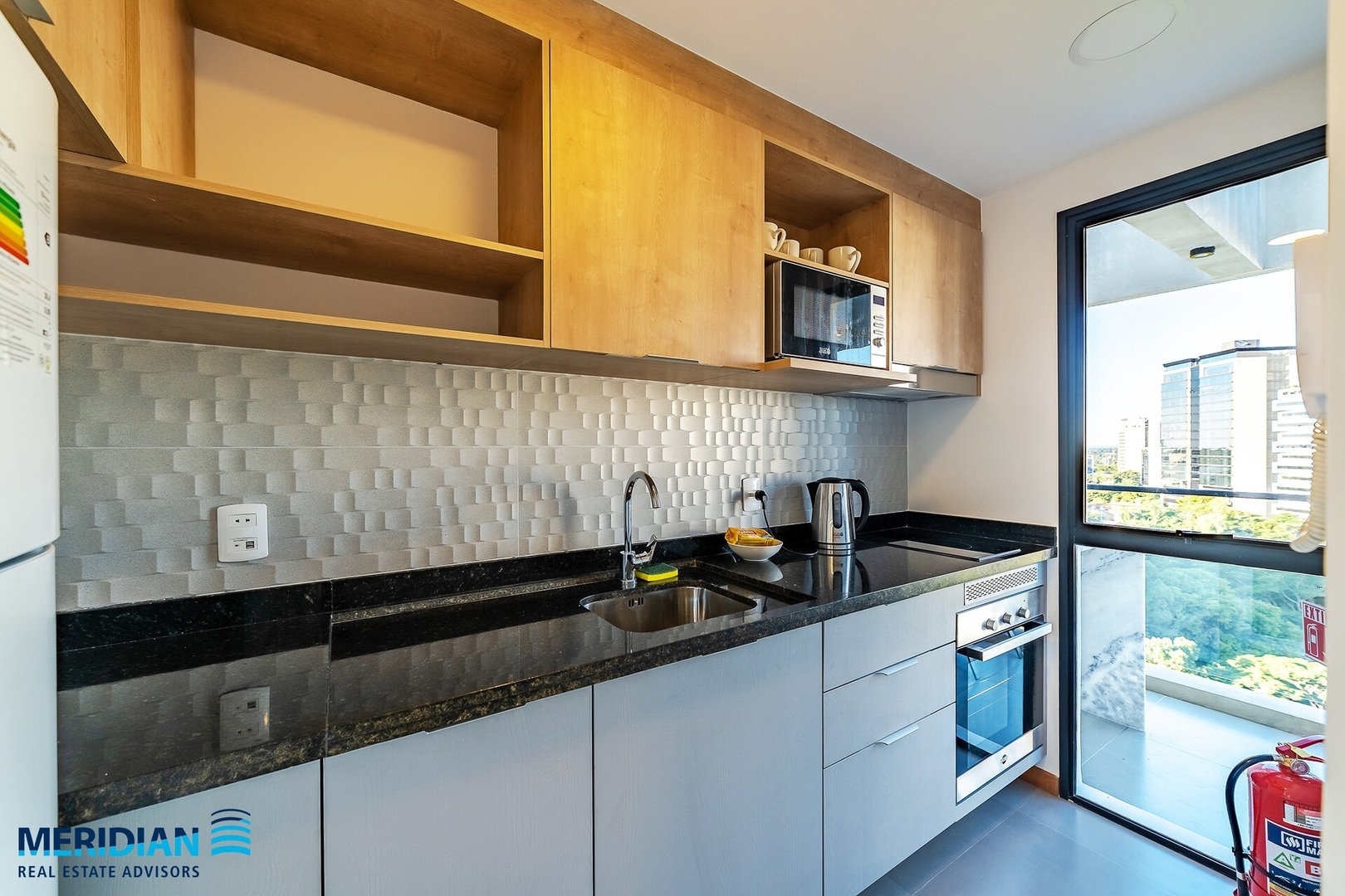 ¡A pasos del Paseo Galería y del Shopping Del Sol! 4 Meridian Executive Rentals