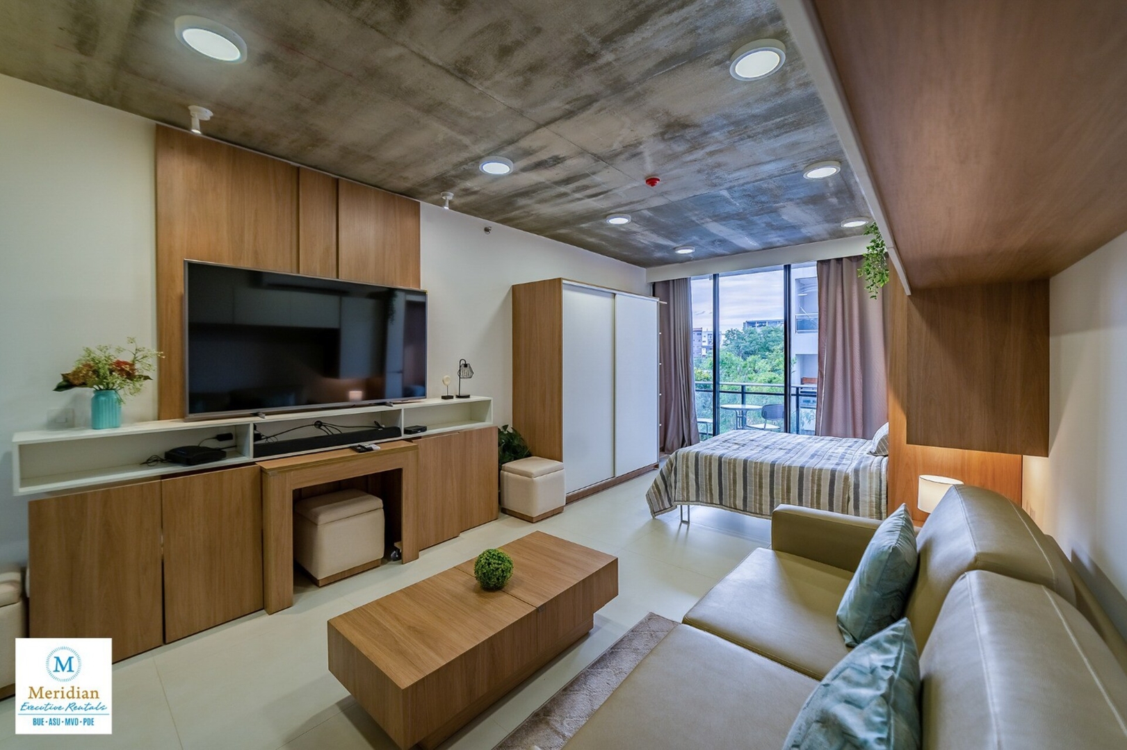 A pasos del Shopping del Sol!High Speed WiFi! Meridian Executive Rentals