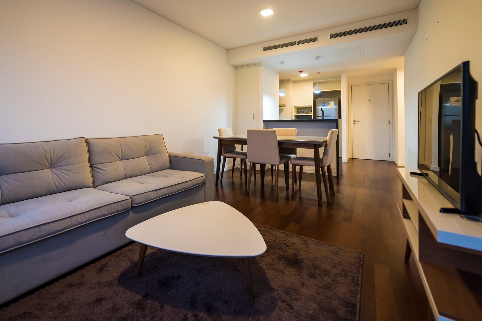 1 Bedroom Luxury Apartment close to everything! 12 Meridian Executive Rentals