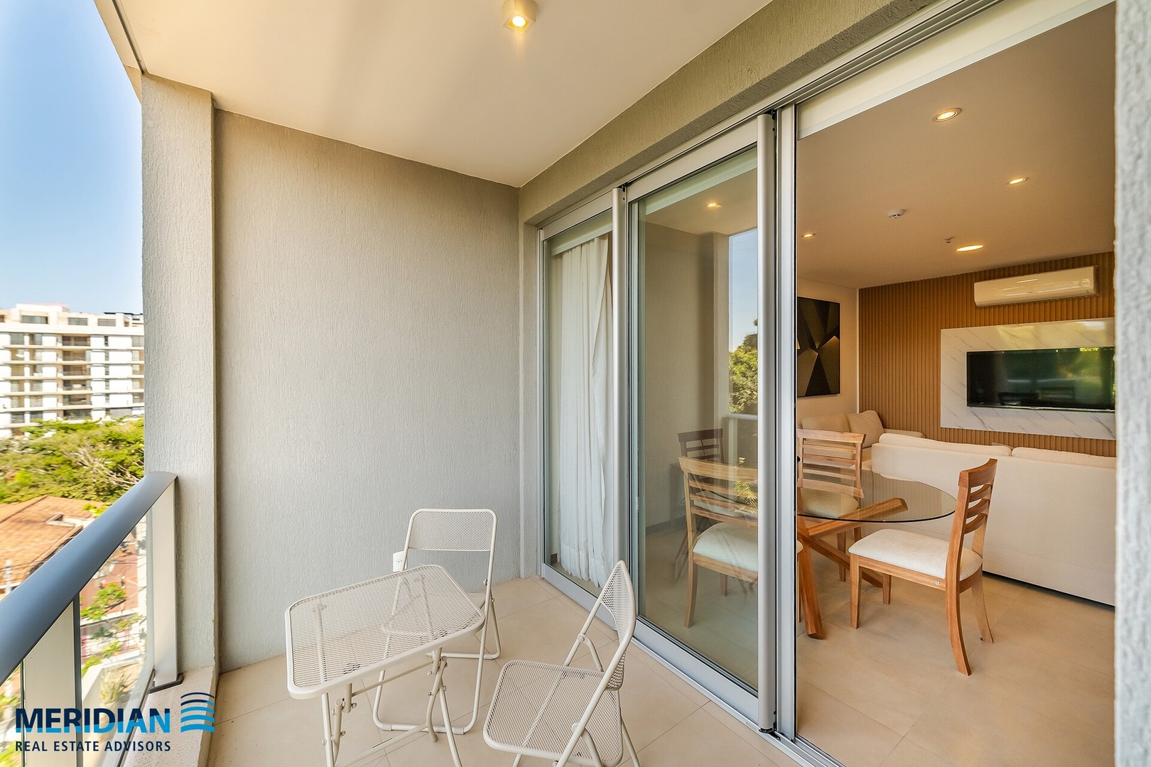 Depto premium a pasos del Shopping del Sol! 90m2! 13 Meridian Executive Rentals