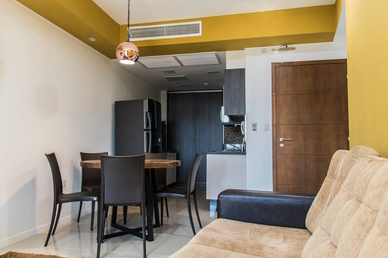 Luxury Living in an unbeatable location! 7 Meridian Executive Rentals