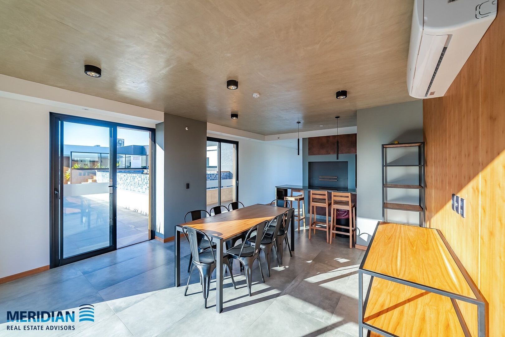 ¡A Pasos del Shopping del Sol! ¡Increíbles vistas! 18 Meridian Executive Rentals