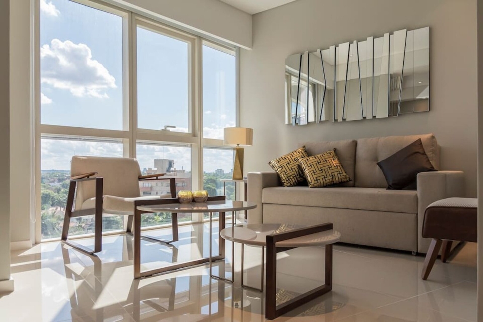 1006 - The Tower Stunning condo 2 Meridian Executive Rentals