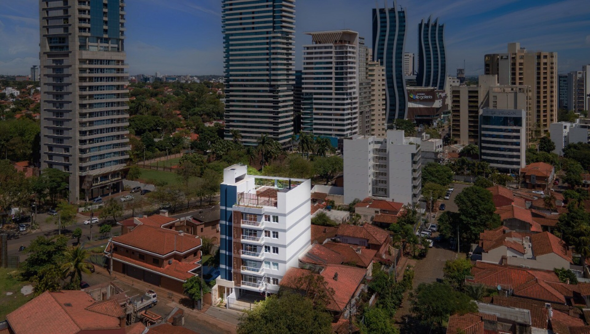 ¡A 200m de Paseo La Galería! 14 Meridian Executive Rentals