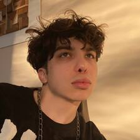 Tomás