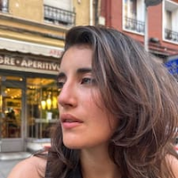 María