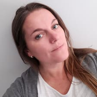 María