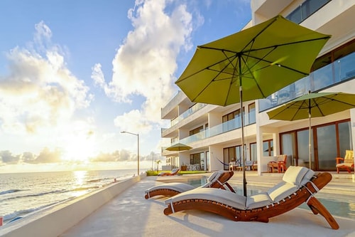 Ocean Escape: New Downtown Penthouse