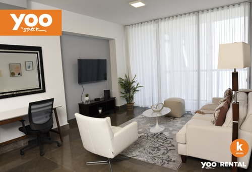 Apto en YOO Ave Balboa con vista Parcial al Mar 1 Yoo Rentals